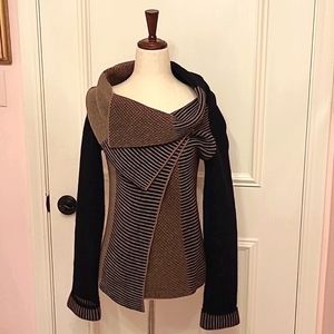 A. IDA black & tan knit wool sweater